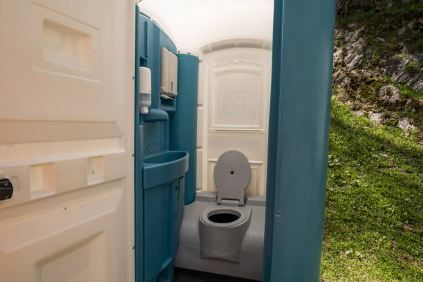 Best Emergency porta potty rental  in Blue Hills, CT